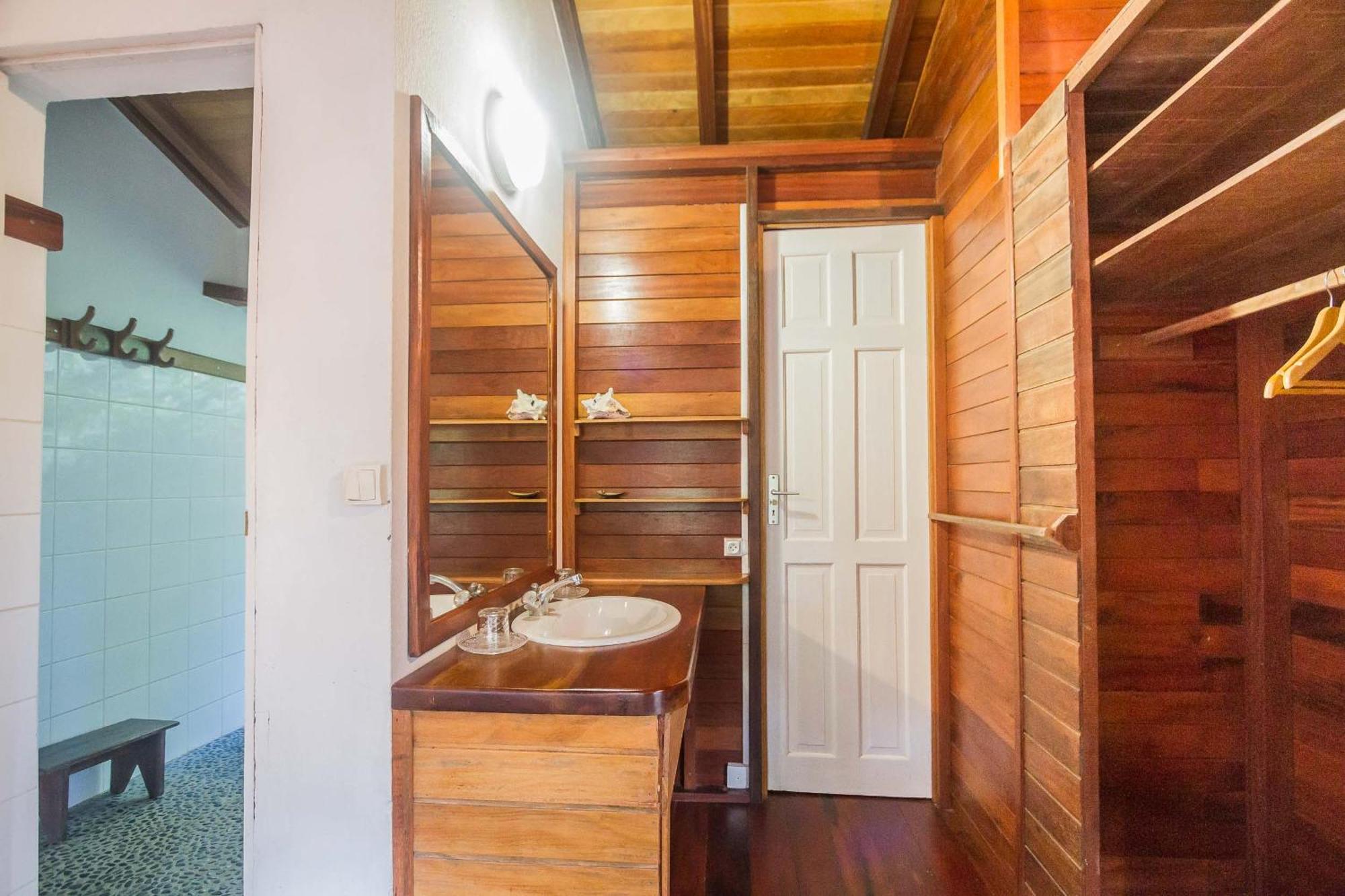 Ecolodges Karet Deshaies Exterior photo