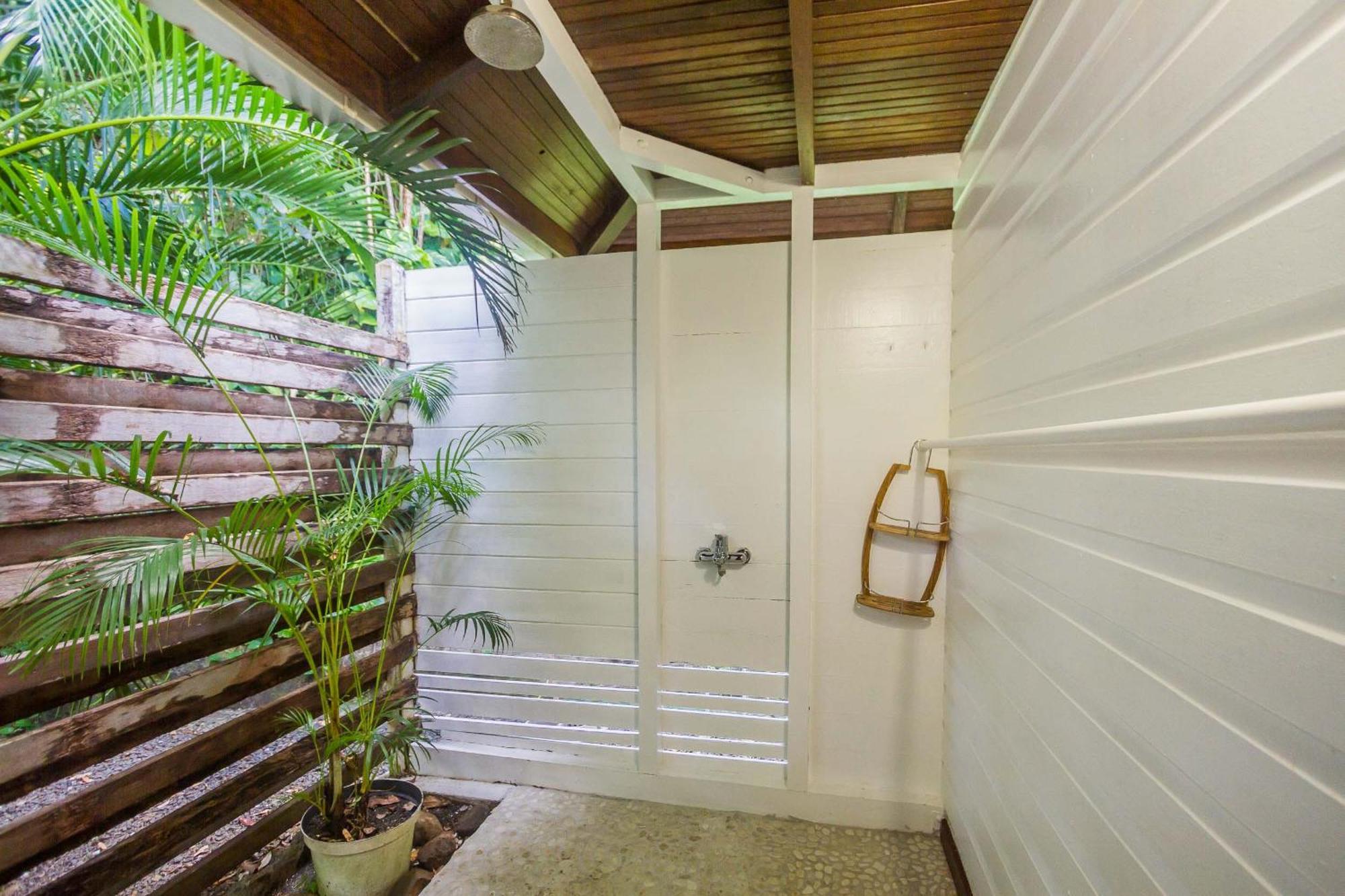 Ecolodges Karet Deshaies Exterior photo