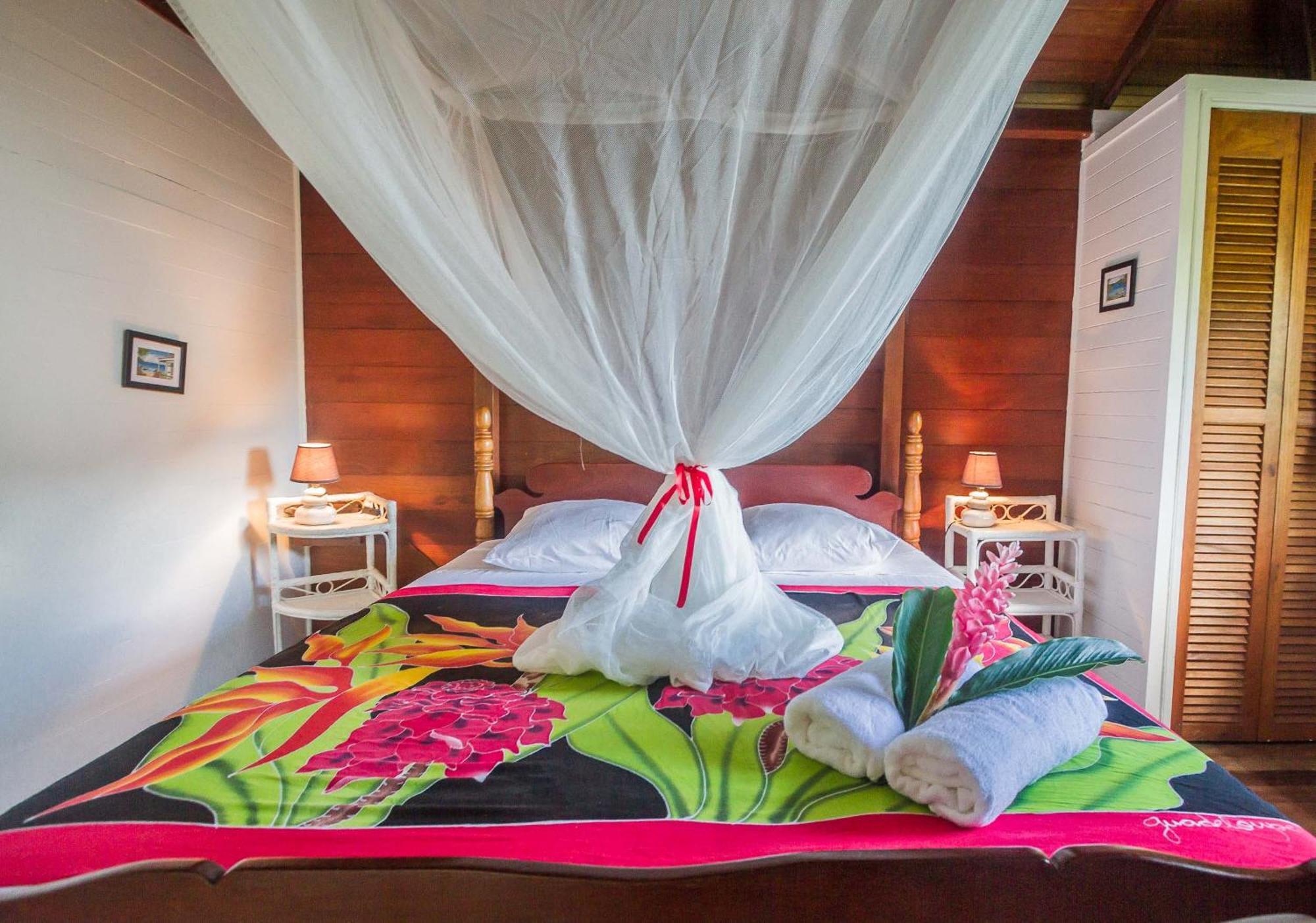 Ecolodges Karet Deshaies Exterior photo