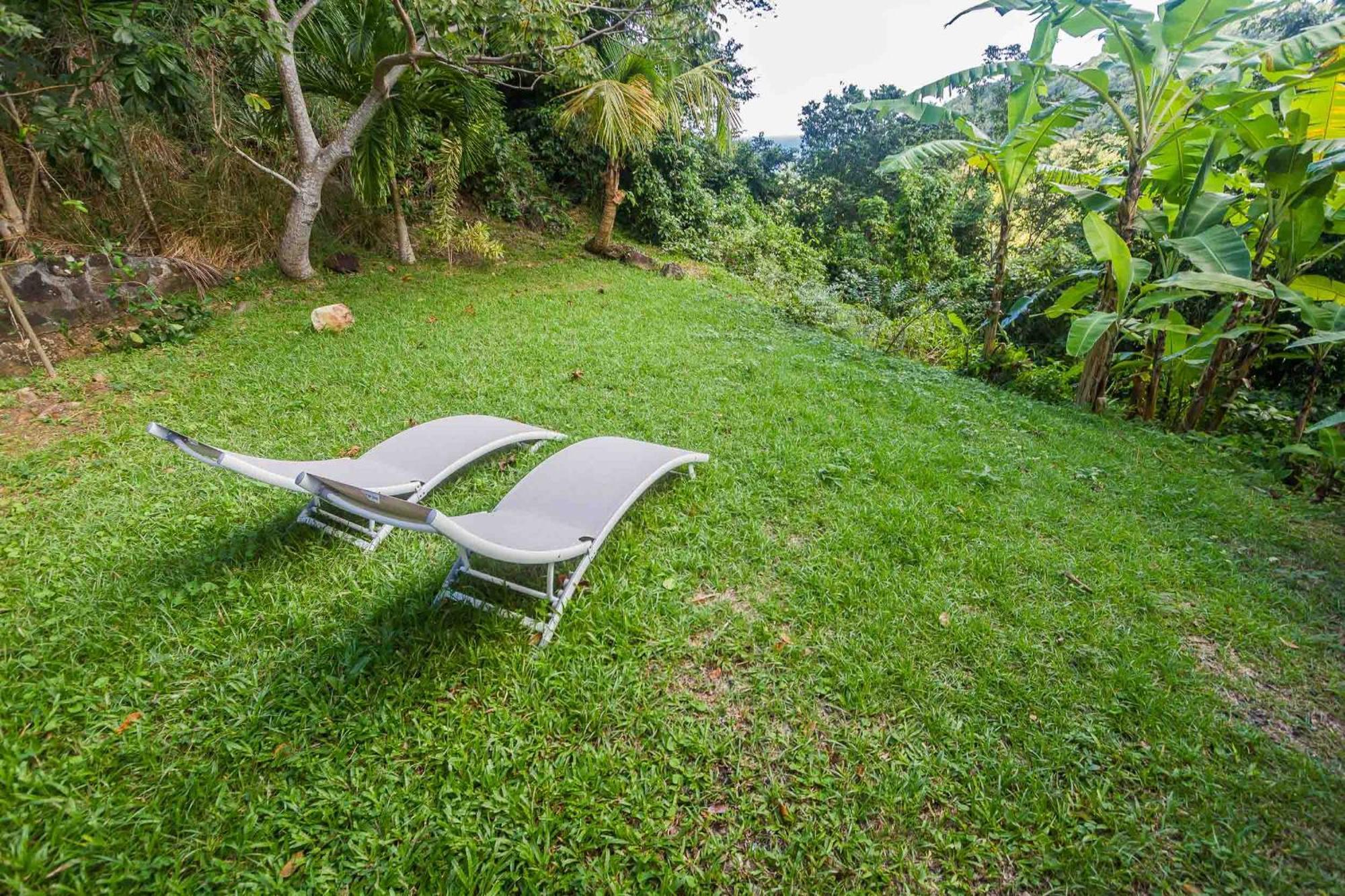 Ecolodges Karet Deshaies Exterior photo