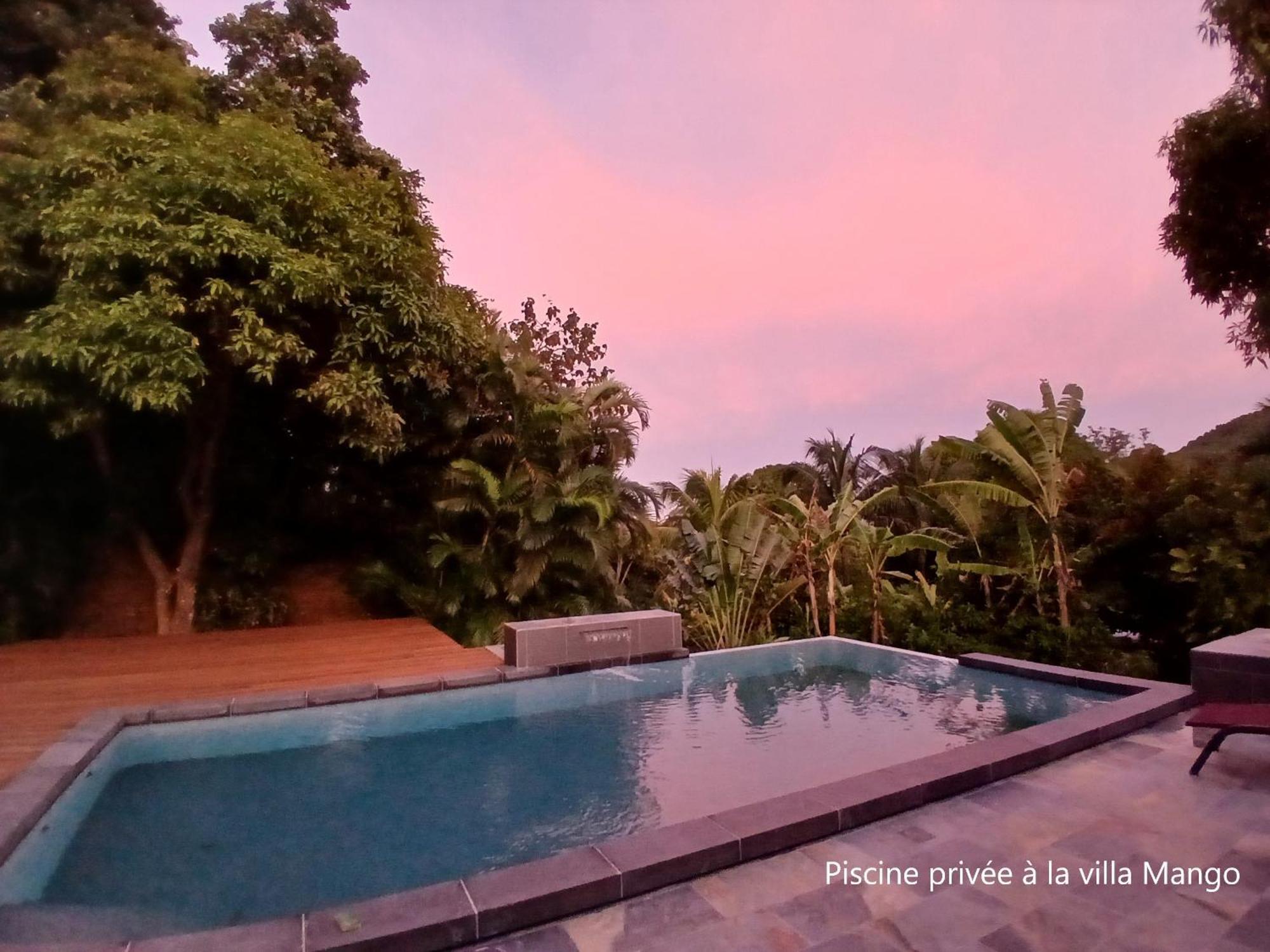 Ecolodges Karet Deshaies Exterior photo